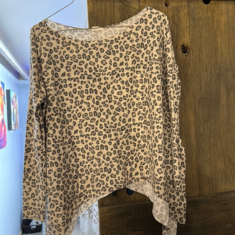Leopard print long sleeve top